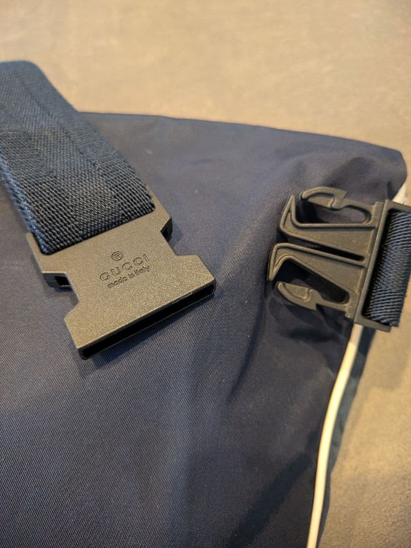 GUCCI ボディバッグ ネイビー