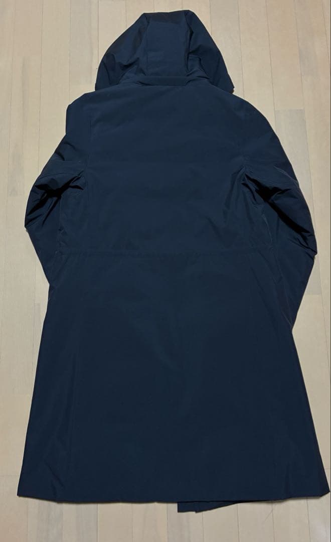 ほぼ未使用　ユニクロ　UNIQLO ハイブリッドダウンコート　黒　Ｍ