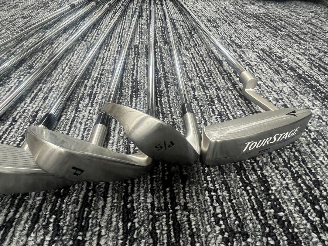 ブリヂストン　ツアーステージゴルフクラブとキャディバッグ　本格フルセット