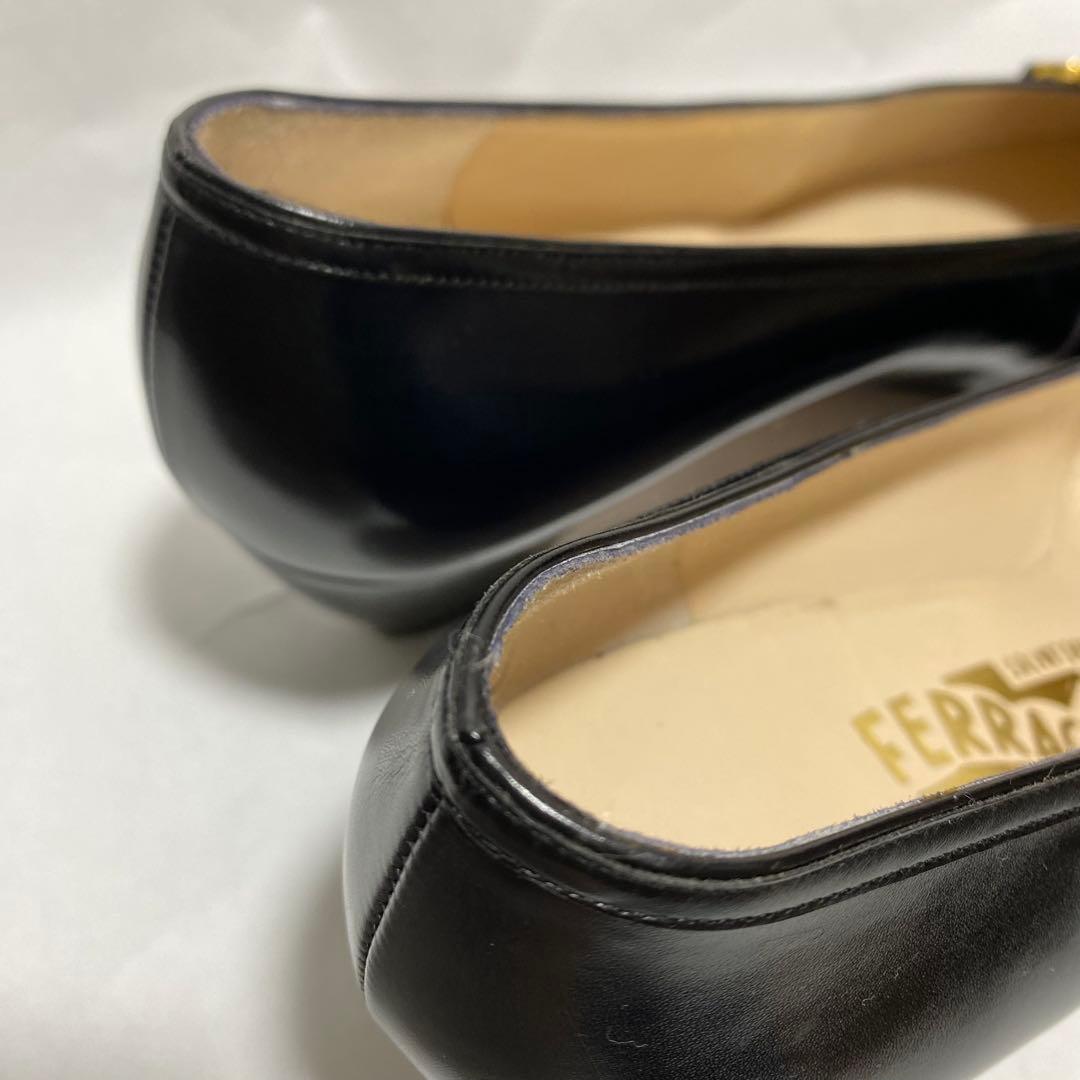 フェラガモ 黒パンプス　約24cm ビンテージ　未使用自宅保管品