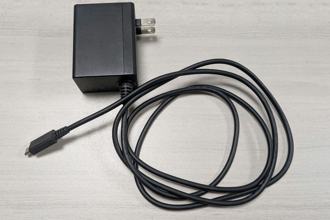 Nintendo switch本体、ガラスフィルム・ケース付き