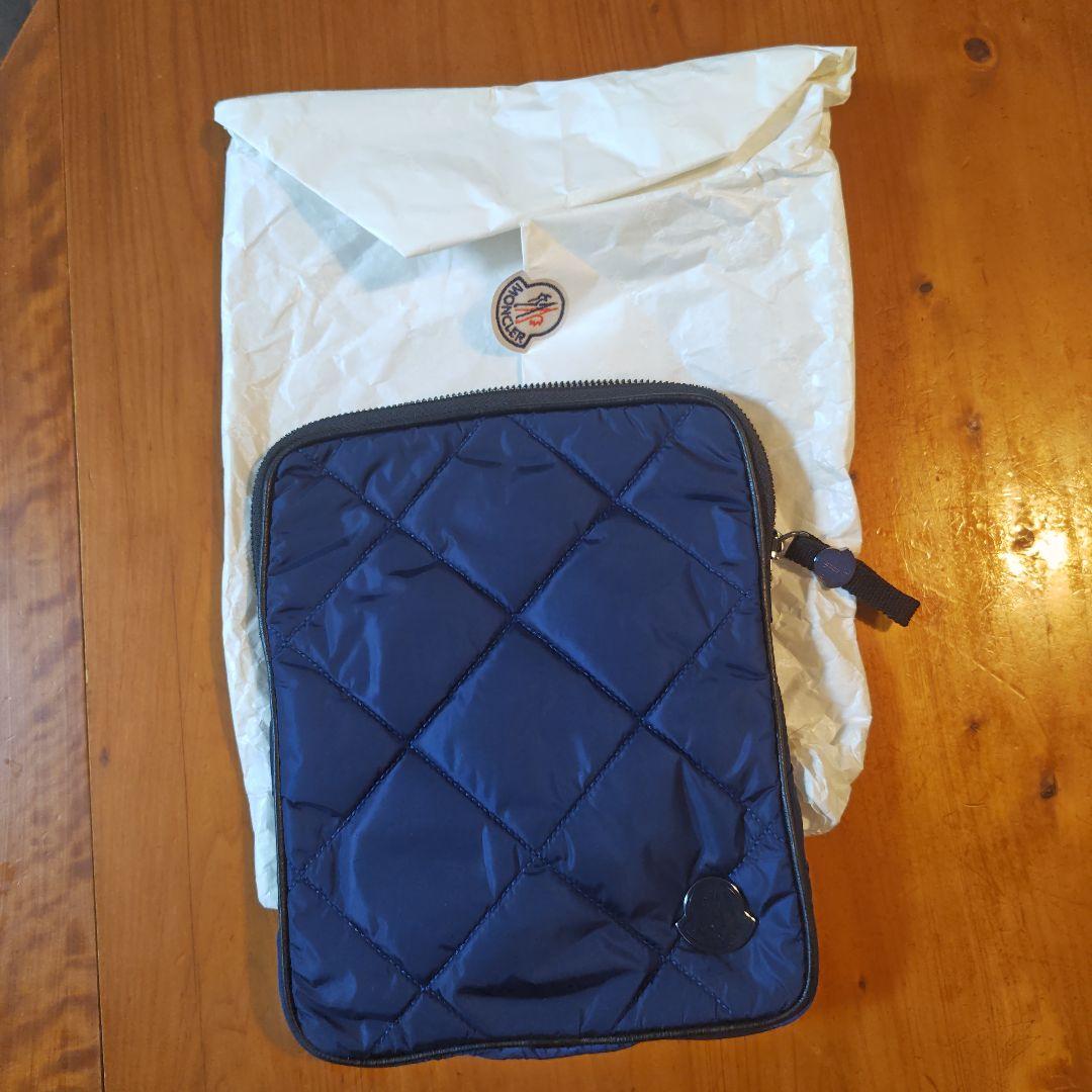 モンクレール　タブレットケース