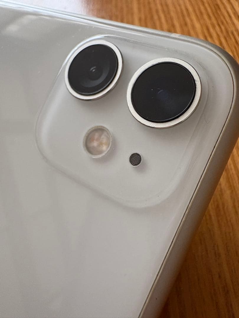 Apple iPhone 11 ホワイト　SIMフリー