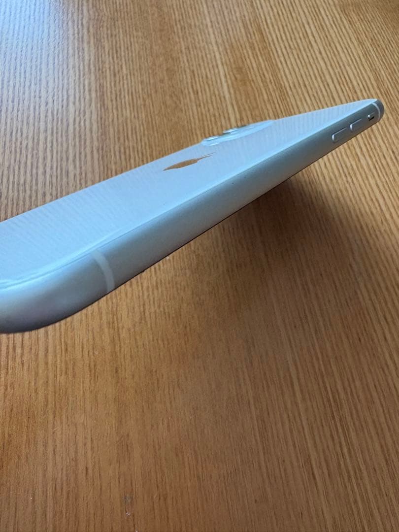 Apple iPhone 11 ホワイト　SIMフリー