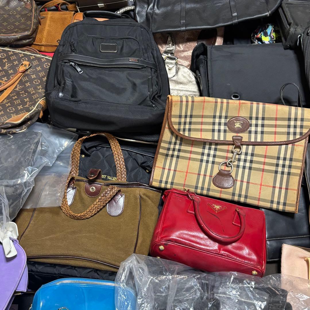 バッグ　まとめ　大量　130点以上　良品　ルイヴィトン　PRADA バレンシアガ