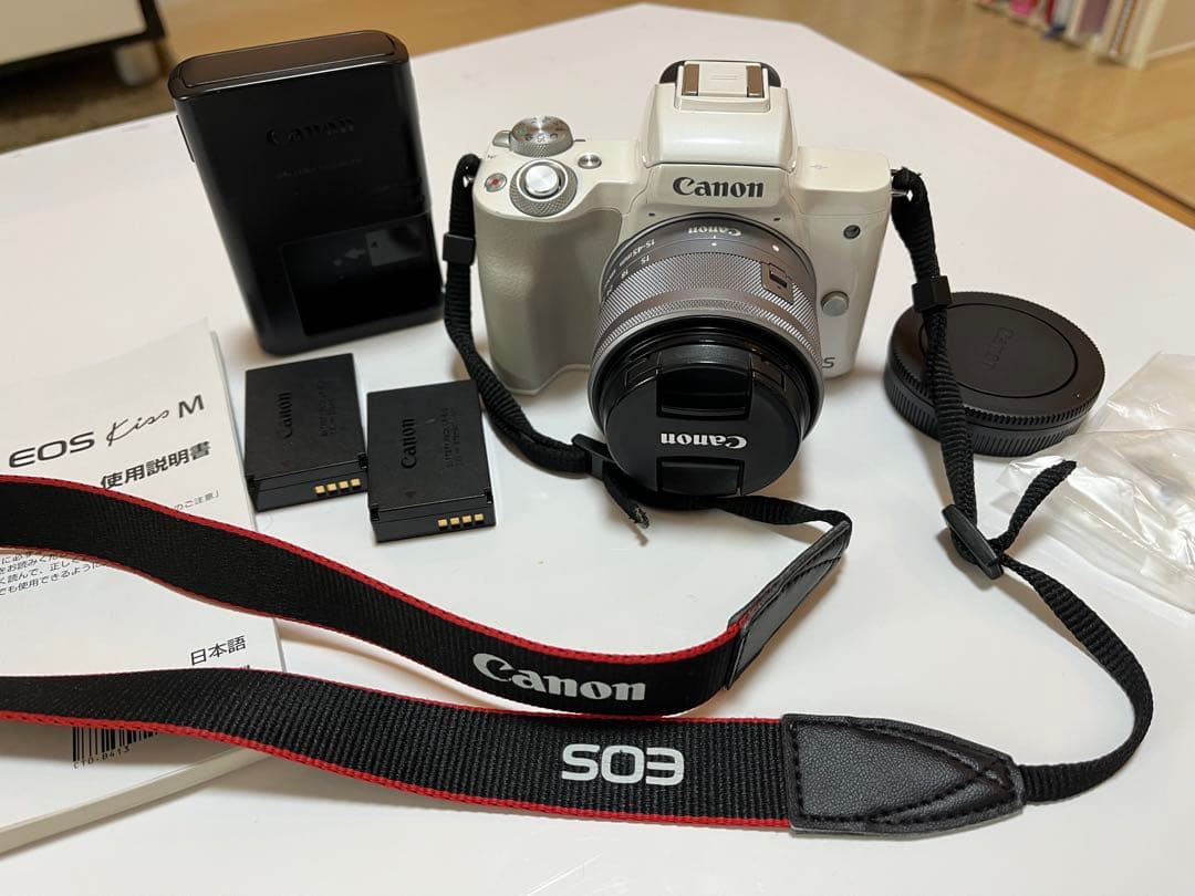 Canon EOS Kiss M ホワイト 本体と付属品