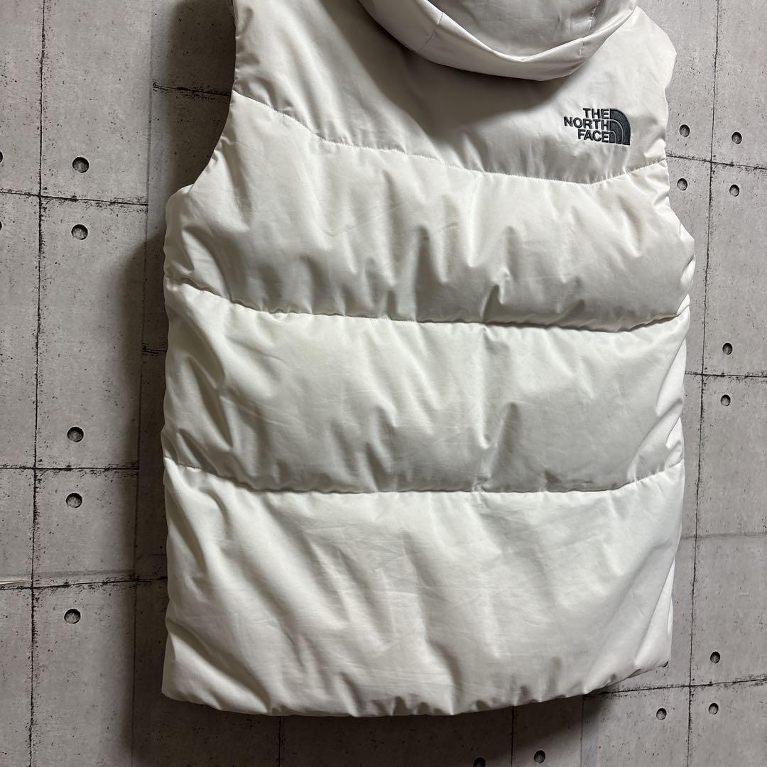 【R.D.Sダウン】ノースフェイス フード付きダウンベスト ホワイト