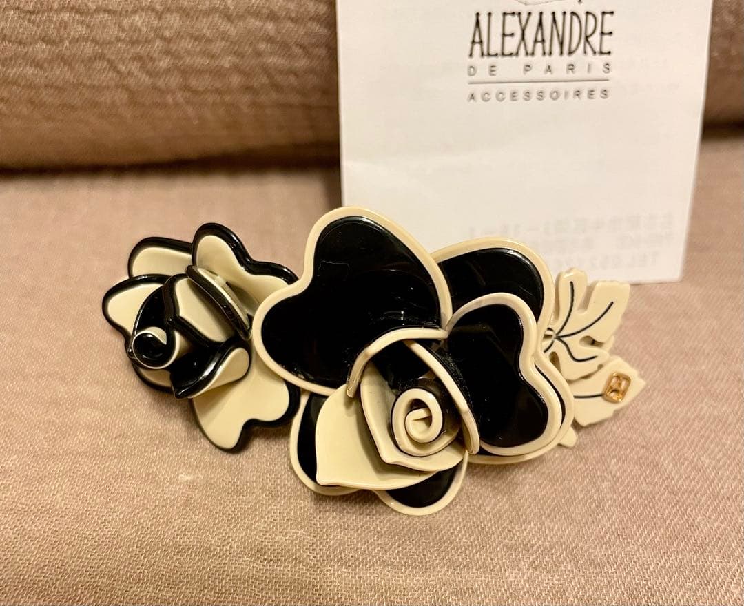 ALEXANDRE DE PARIS 花モチーフ ヘア　バレッタ　黒