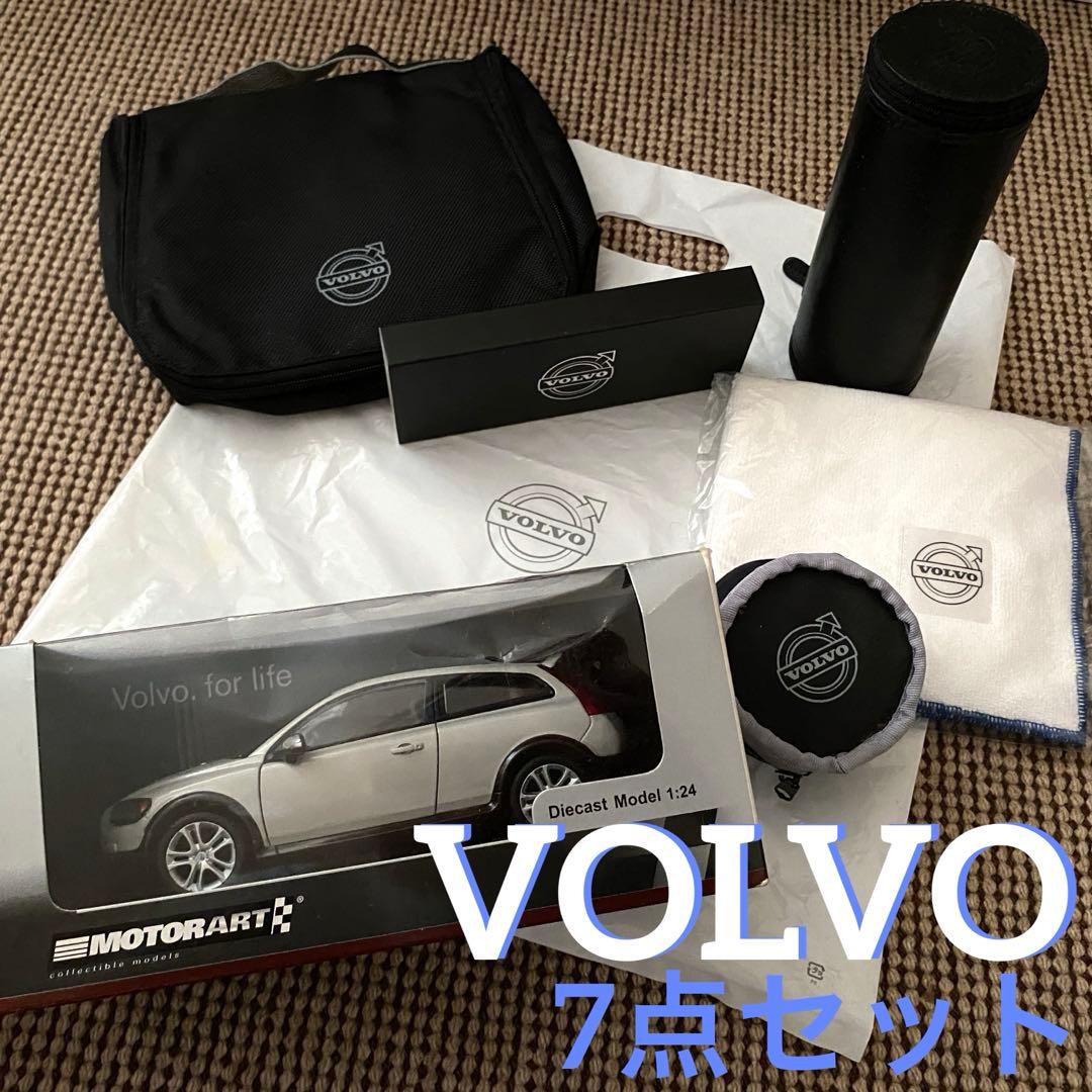 VOLVO ミニチュアコレクションカー・キーホルダー・メガネケース含むセット