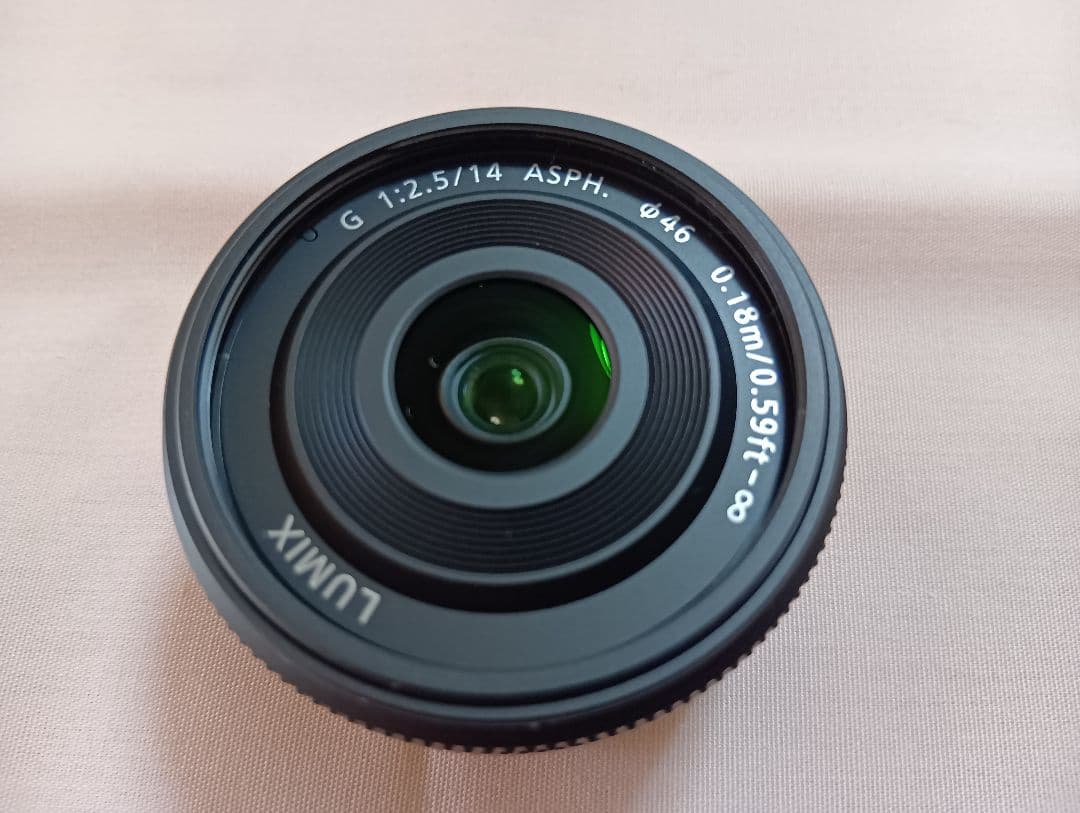 Panasonic LUMIX G 1:2.5/14 ASPH レンズ
