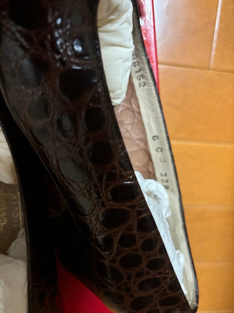 Salvatore Ferragamo リボンシューズ