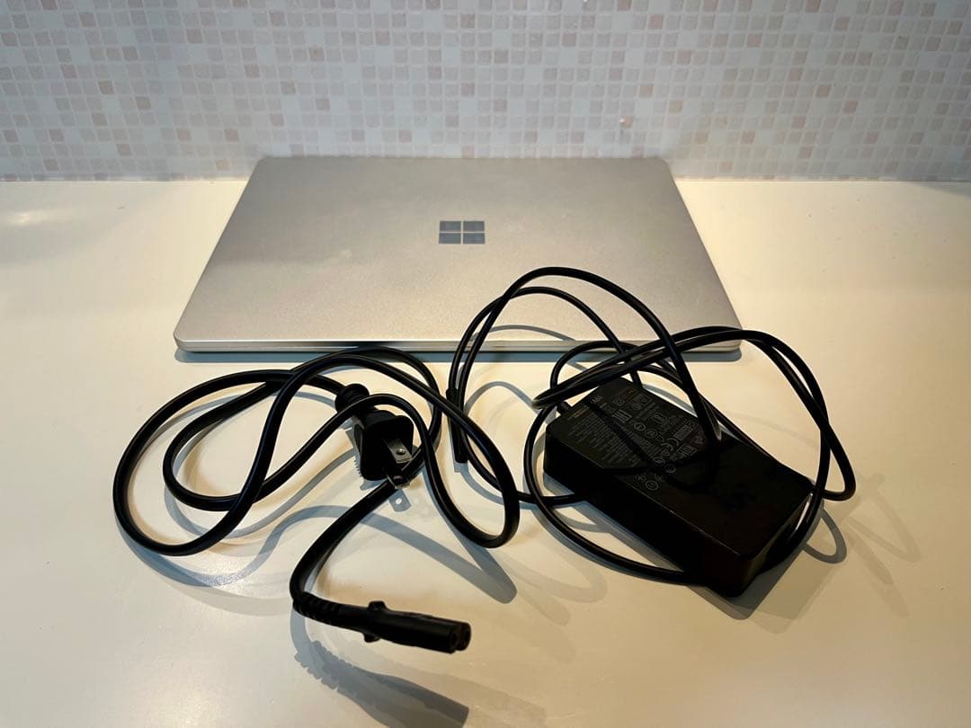 Microsoft surfaceシルバー 13インチ ノートPC【ジャンク品】