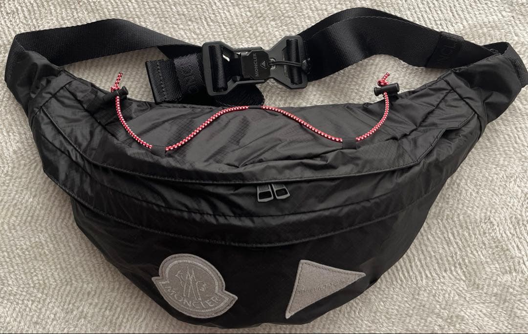 MONCLER and wander ボディバッグ