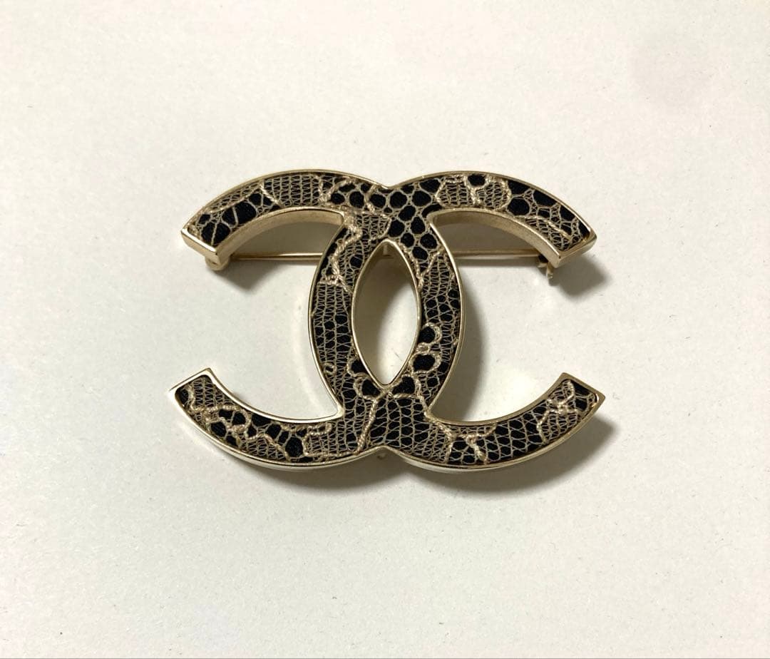 CHANEL ダブルCロゴブローチ ブラック・ゴールド