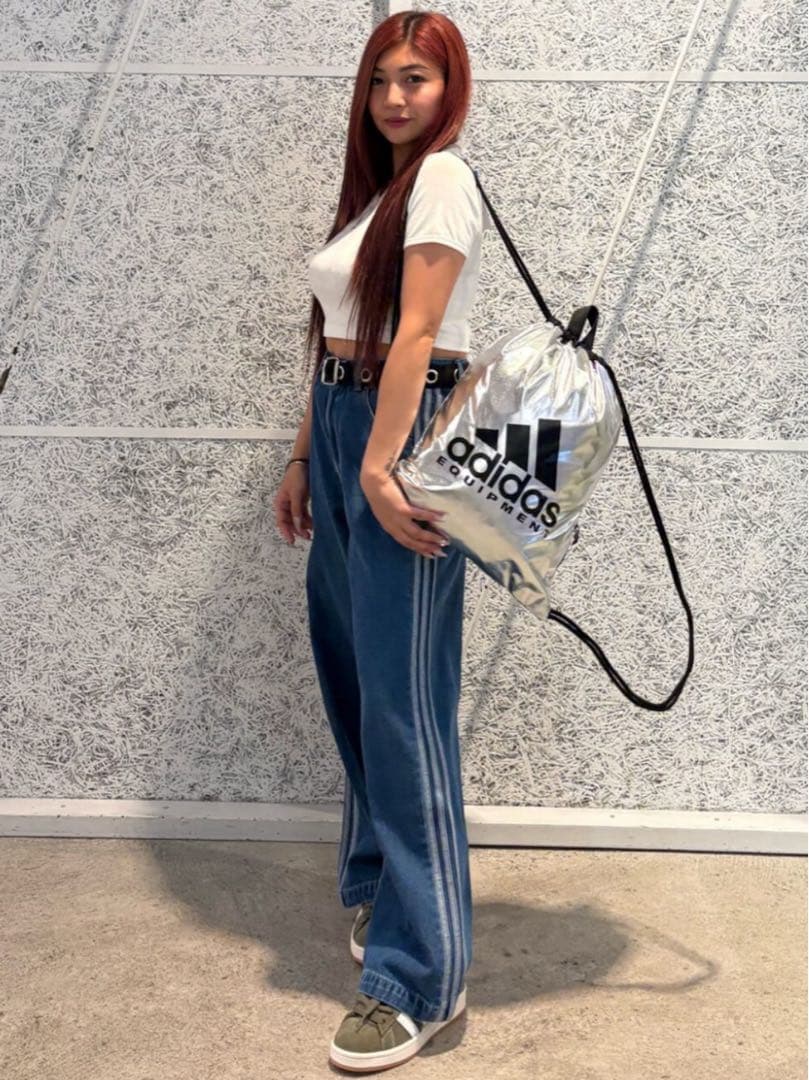 adidas スリーストライプス デニムパンツ