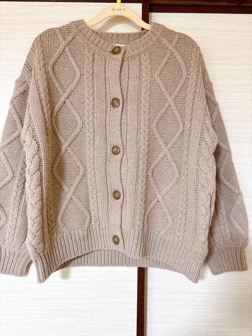 【新品】ハーリップトゥ H Boa Cable Knit Cardigan