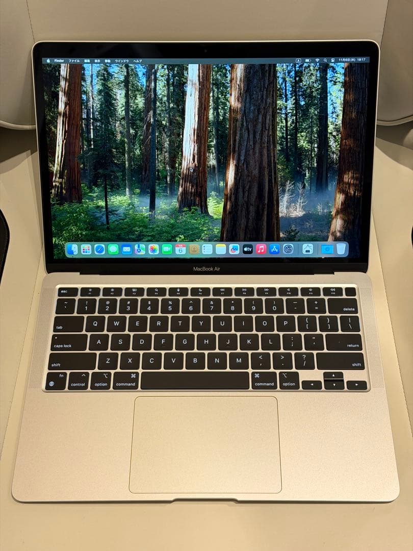 ほぼ新品Apple MacBook Air (M1, 2020) シルバーUS