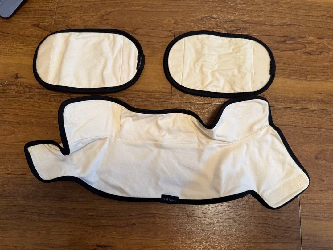 BABY & Meのヒップシート付きberen firstセット　ブラック