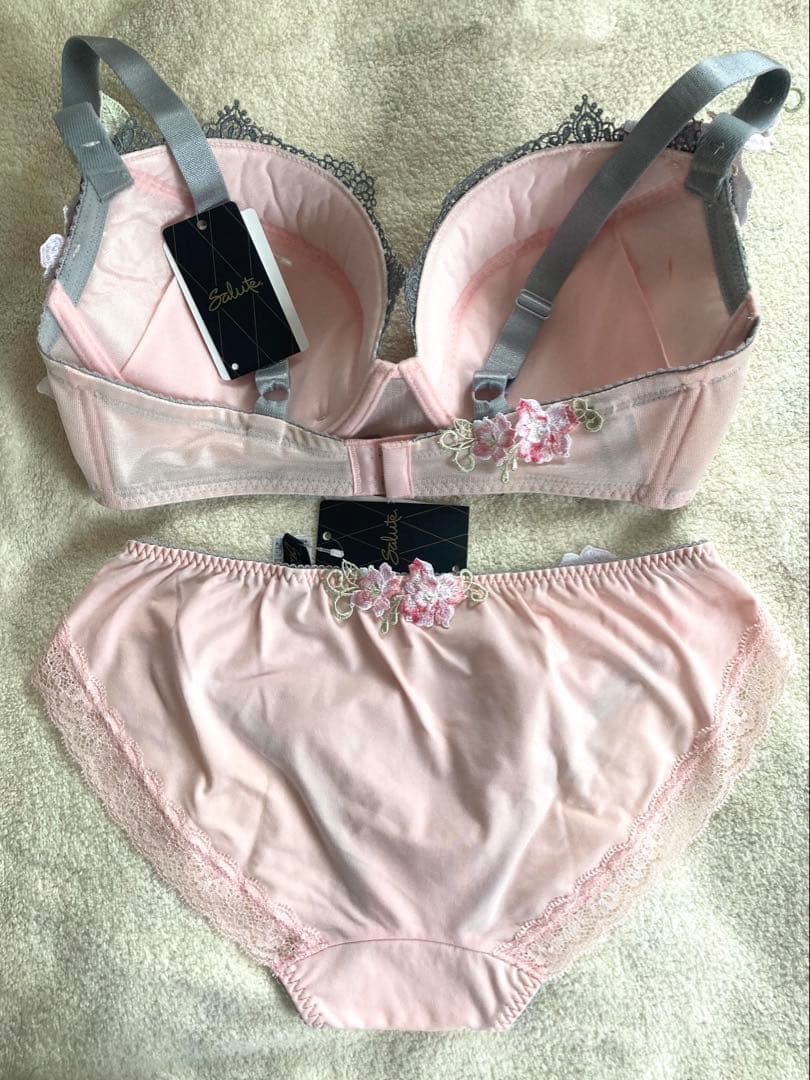 ★salute サルート上下2個セット　G70&Lサイズ　76G 56G