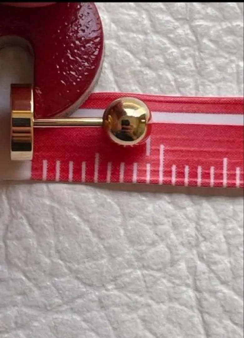 カルティエ　ラブ　LOVE シングルピアス　K18 イエローゴールド　片耳