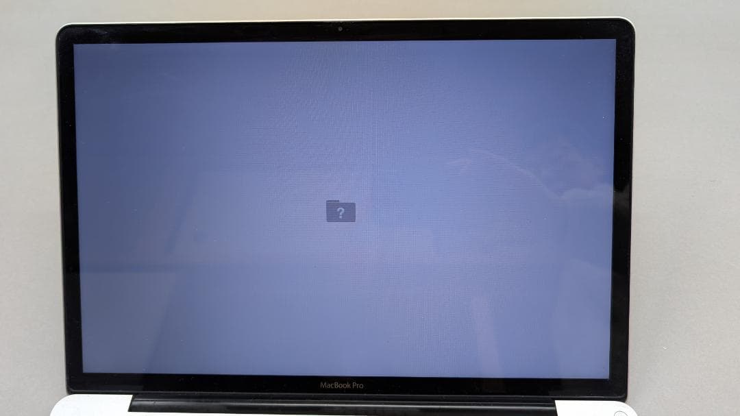 MacBook Pro 17インチ　DVDドライブ、ハードディスク無し　中古品