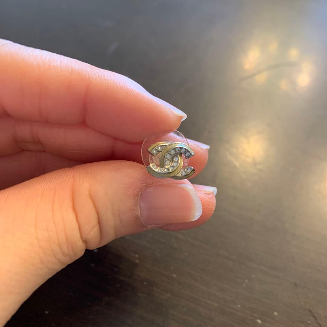 CHANEL CCロゴ シルバーピアス 片耳用