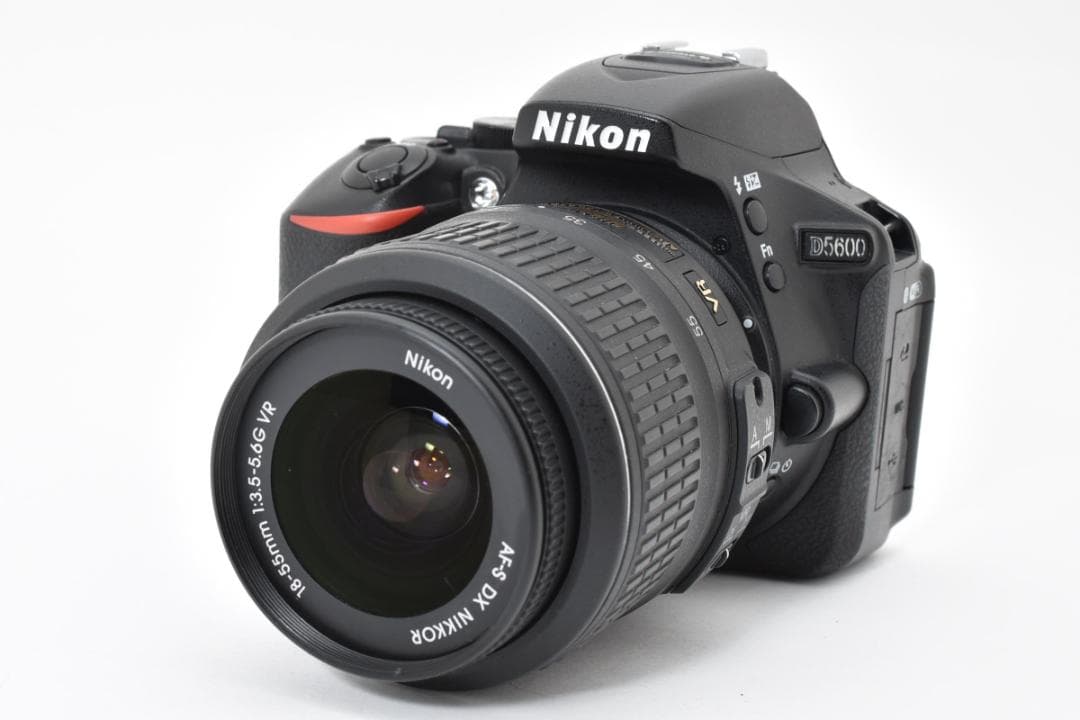 Nikon ニコン D5600 18-55VRレンズキット