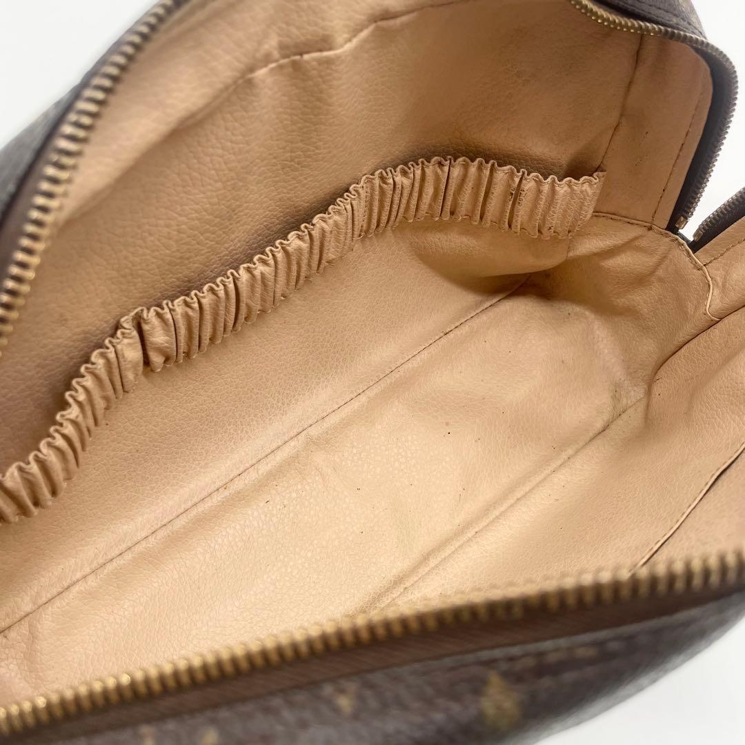 ルイヴィトン　モノグラム　トゥルーストワレット28 化粧ポーチ セカンドバッグ