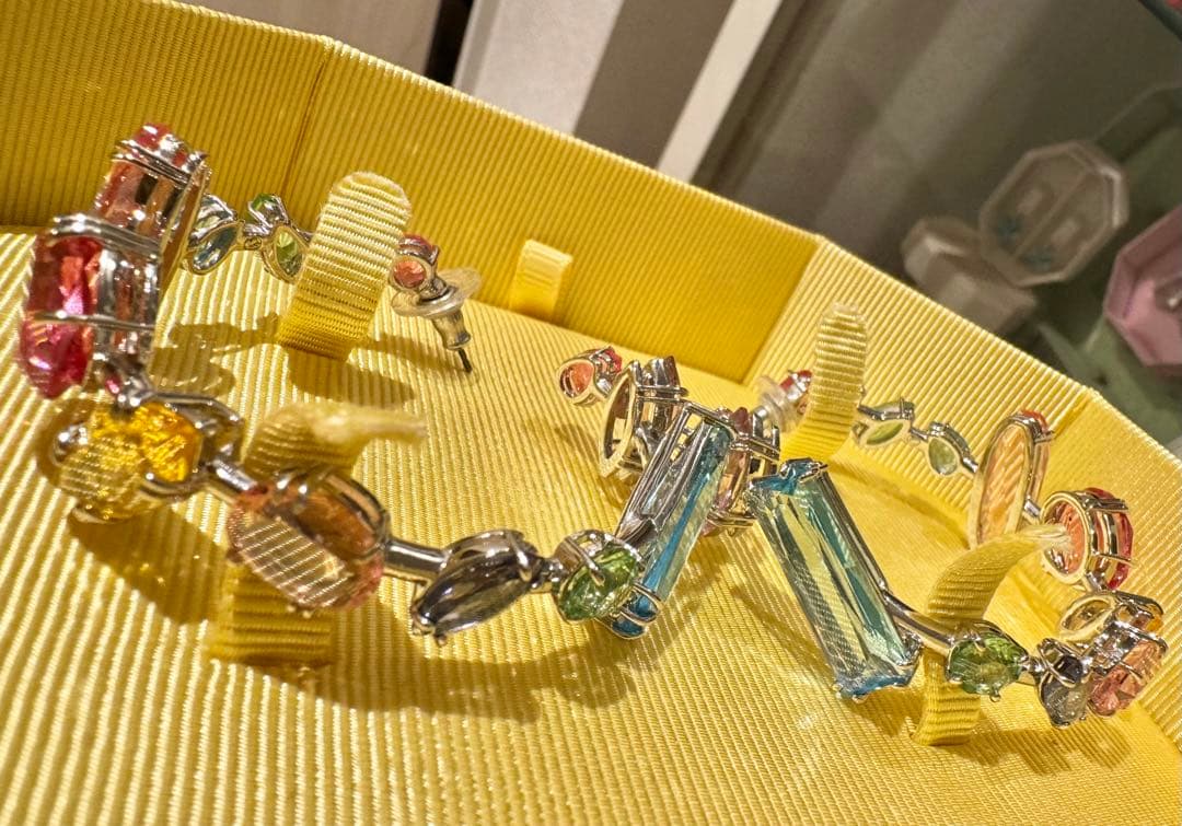 け*授様 スワロフスキー gema フープ　ピアス　マルチカラー