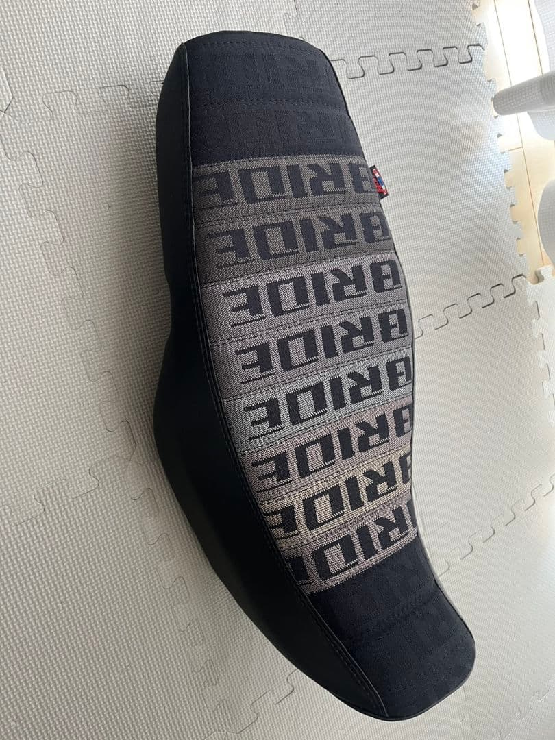 ホンダ、グロム　BRIDE バイクシート ブラック グレー