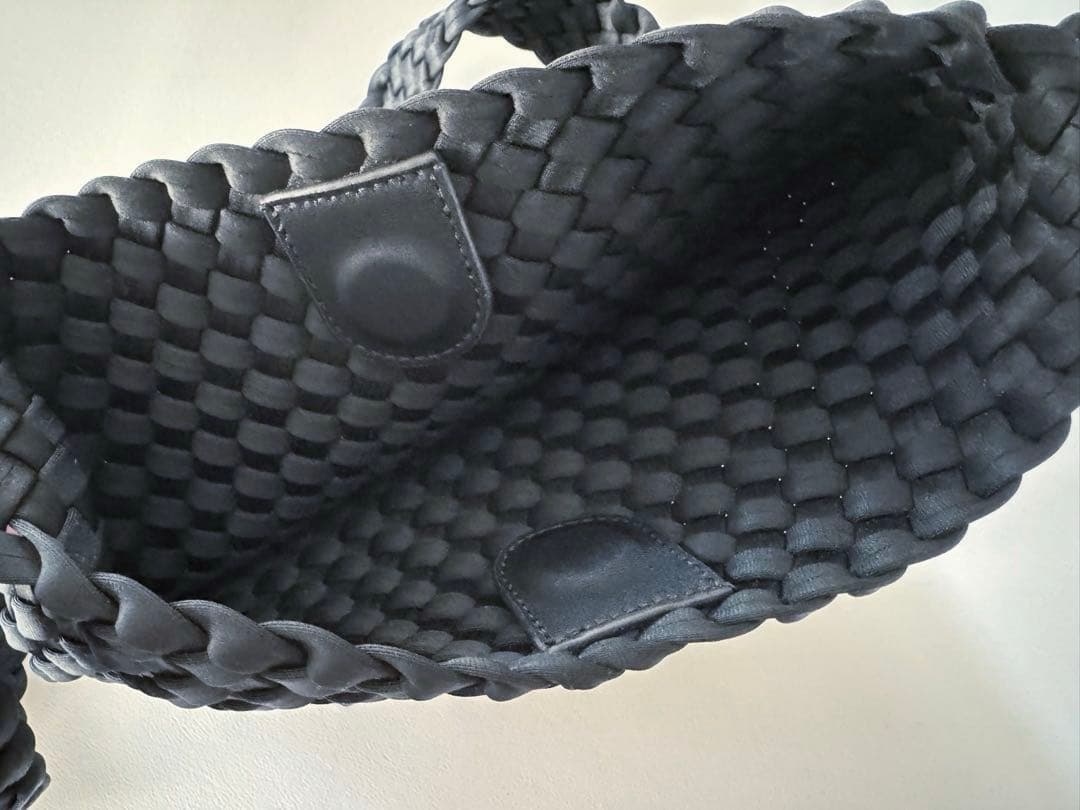 ♥️新品未使用♥️ NAGHEDI ナゲディ クロスボディバッグ ショルダー 軽量