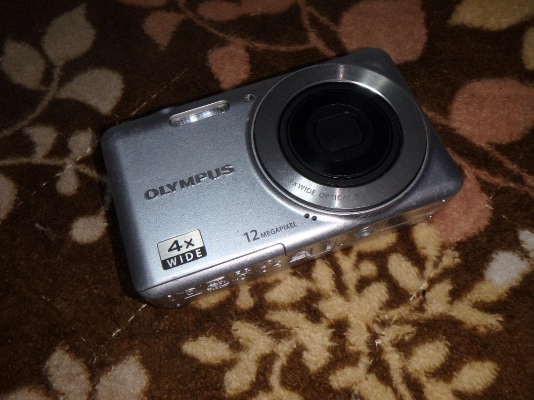 動作品 OLYMPUS VG-110 デジタルカメラ 液晶難