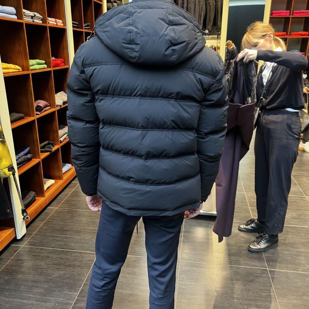 週末最終セール　PRADA フード付きダウンジャケット ブラック　サイズ48