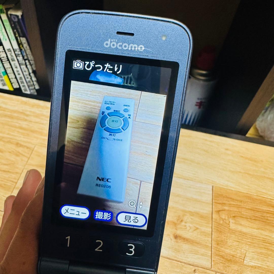 ドコモ らくらくホン F-01M ネイビー nanoSIM対応 通電動作OK