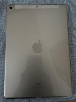 iPad第7世代シルバー・ゴールド32GB　セルラーモデル【未使用に近い】