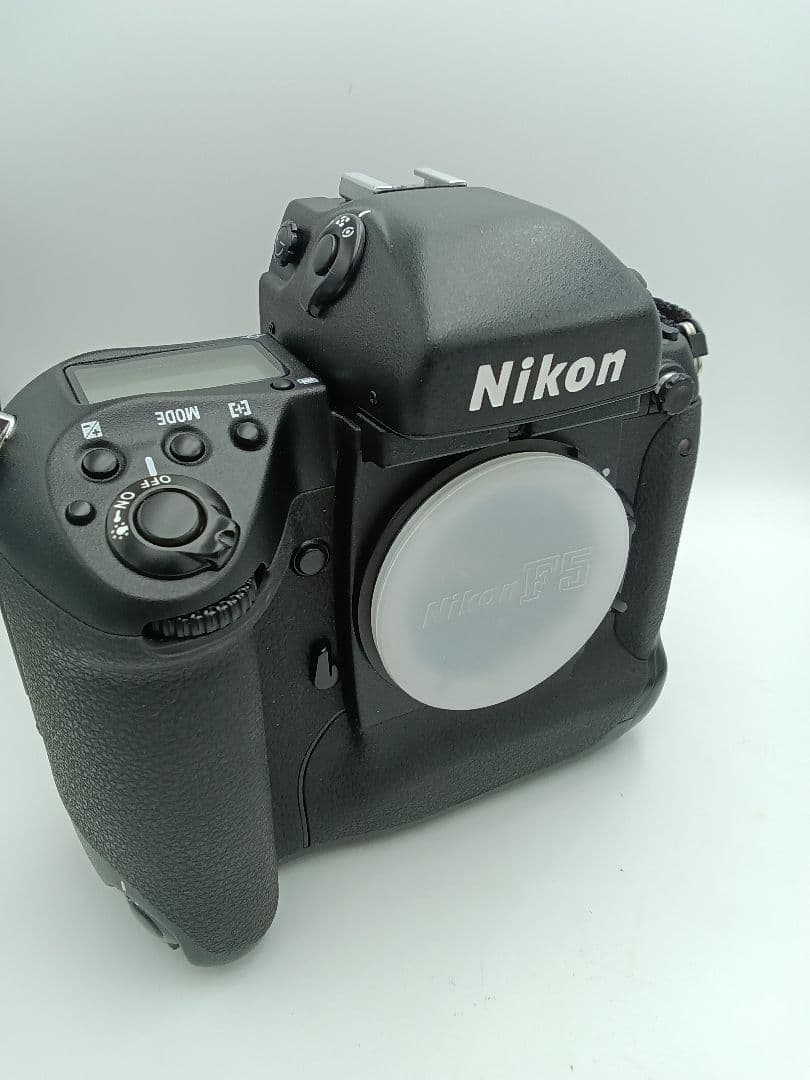 【SALE】Nikon フィルム一眼レフカメラ/ おまけケース付き
