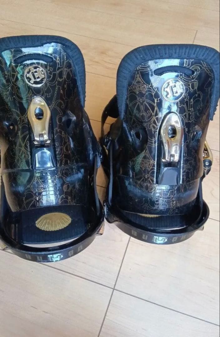 スノーボード ビンディング 黒 バックル式