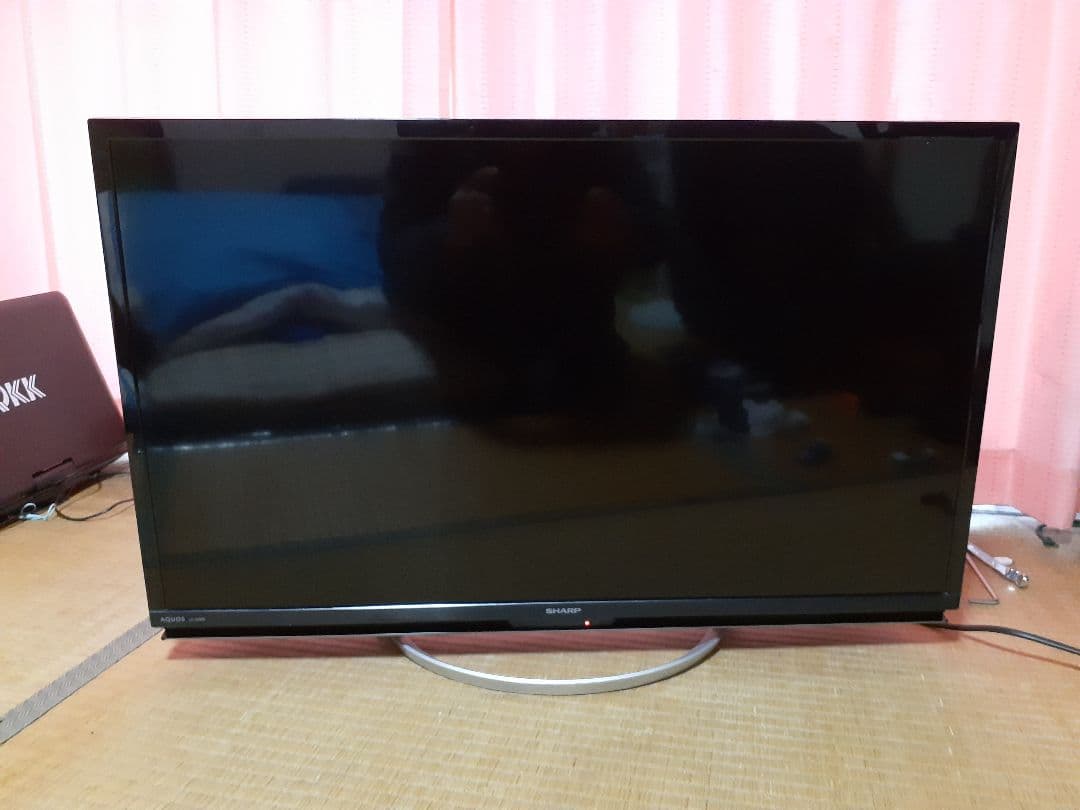 SHARP　AQUOS 液晶ハイビジョンテレビ 　LC32-W5 　2018年