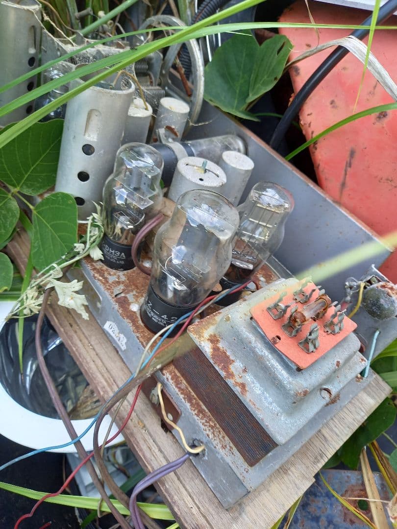 昔の真空管ラジオジャンク