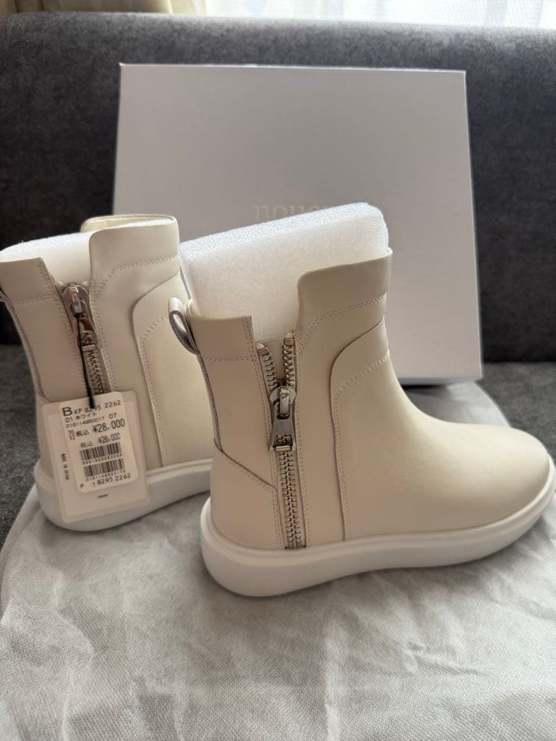 nouer ヌエール　サイドジッパーレザーブーツ