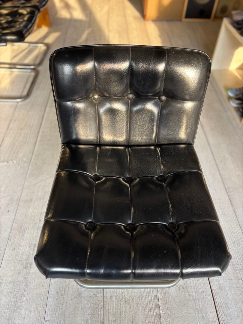 黒い皮革の椅子　1脚