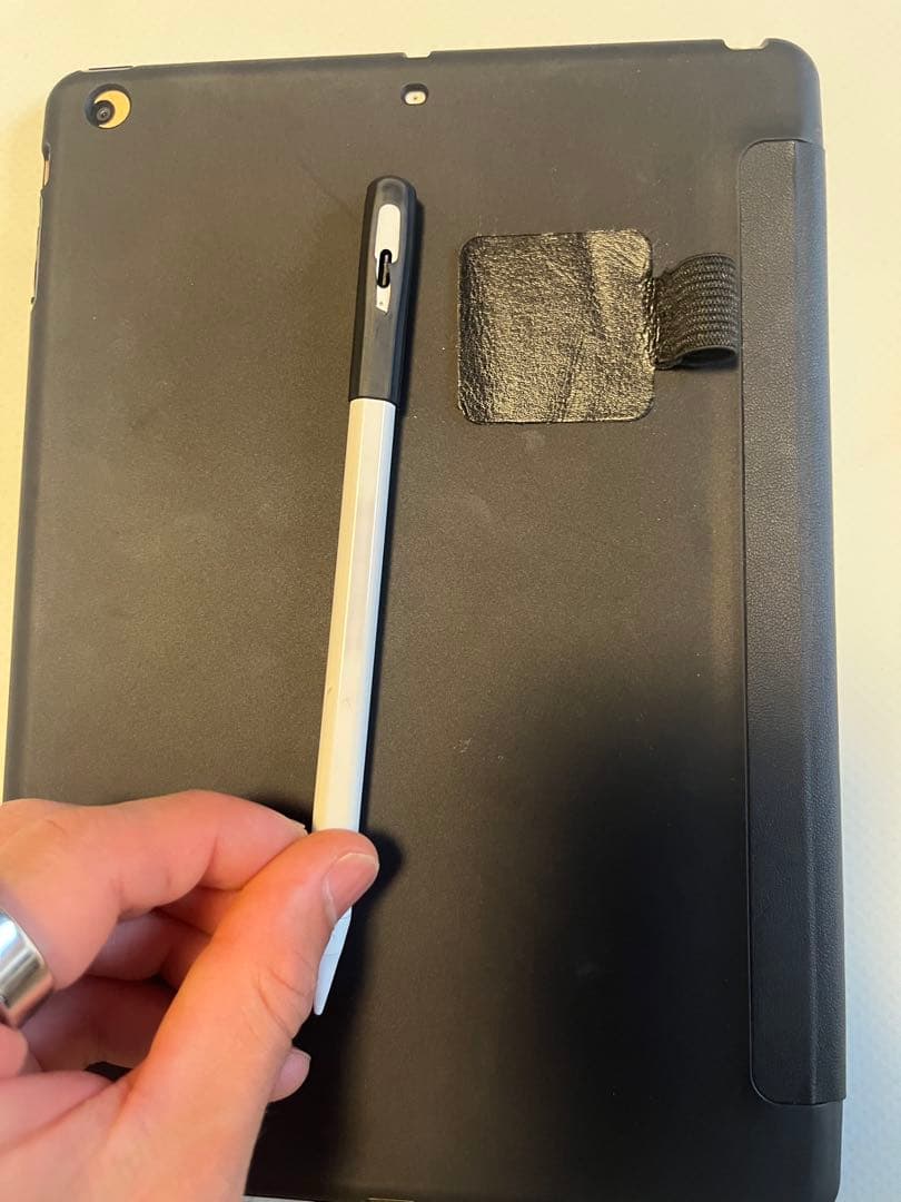 マ*ー様 Apple iPad 6世代　32GB セルラーモデル　ペンシル付き