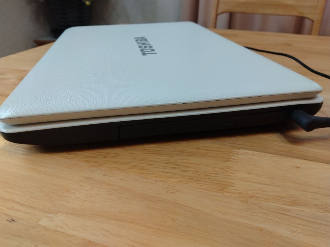 東芝 dynabook B351/23D SSD250　Core i3