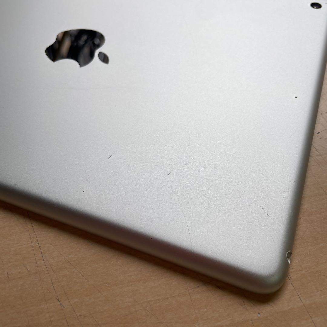 iPad 第6世代　A1893　Wi-Fiモデル　シルバー　32GB #1