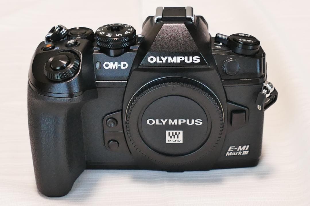 新品同様 OLYMPUS E-M1 MarkⅢ シャッター回数1264！