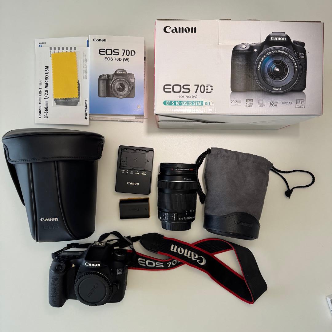 Canon EOS 70D デジタル一眼レフ 本体とレンズ付き