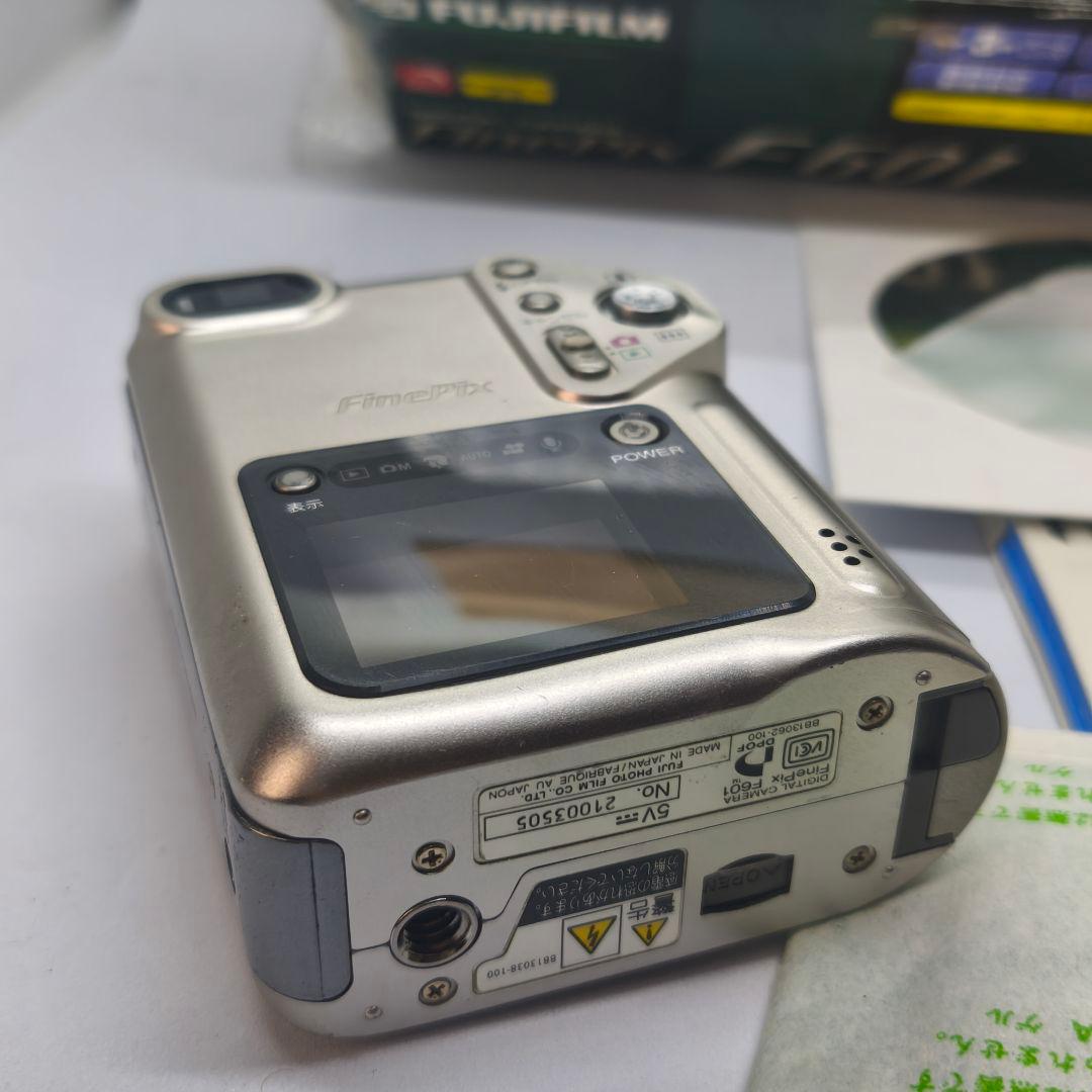 フジフィルム　Finepix　F601