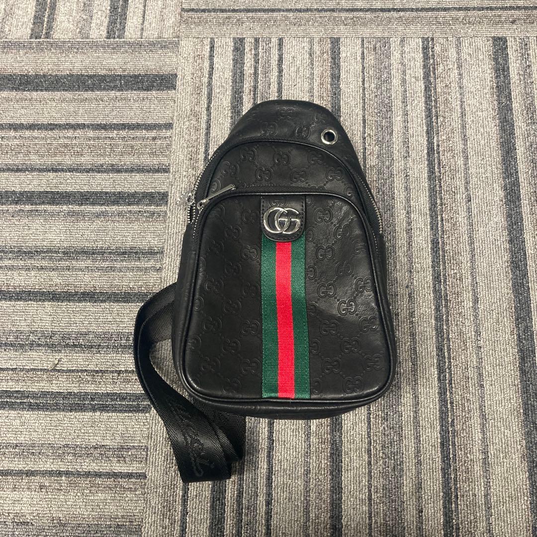 Gucci ボディバッグ ブラック GGパターン