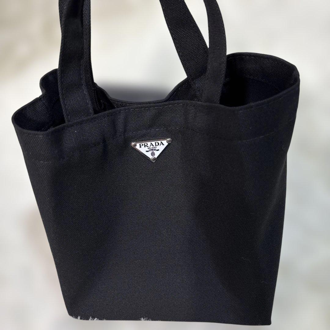 PRADA ブラック トートバッグ