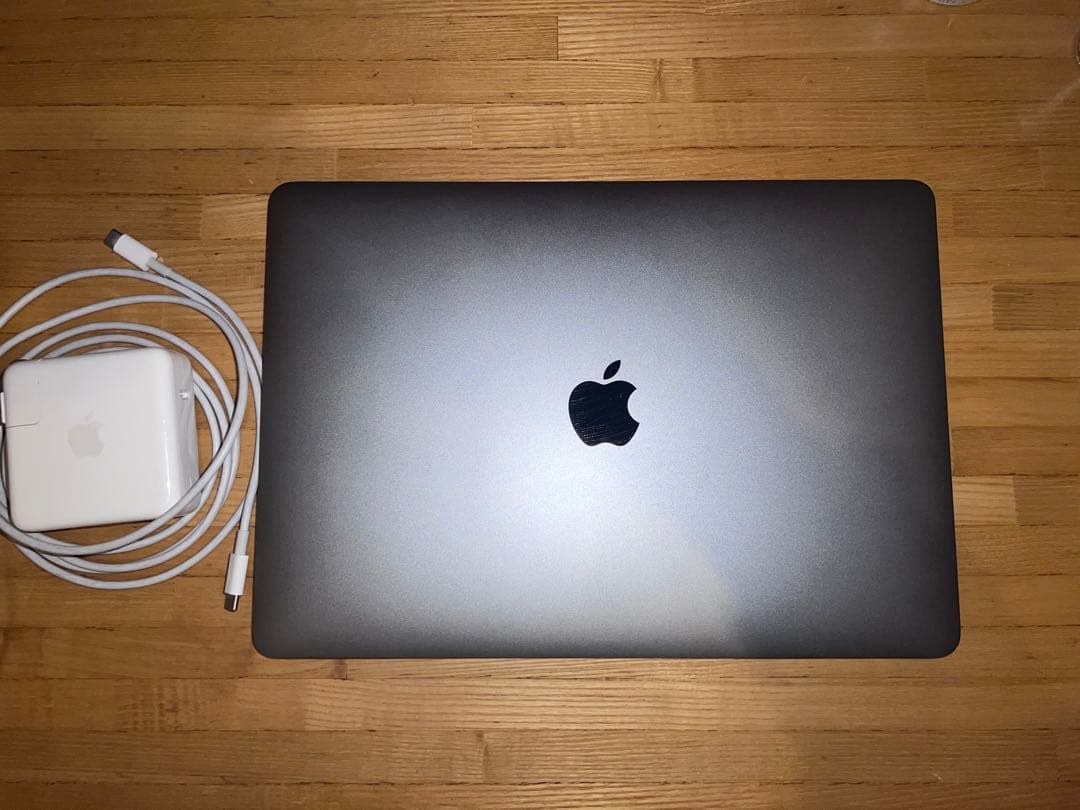 MacBook Pro 13, 2017, Thunderbolt 3 ×2